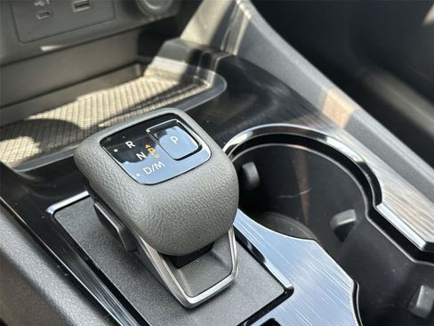 Used 2023 Nissan Rogue SV AWD/4WD image 17