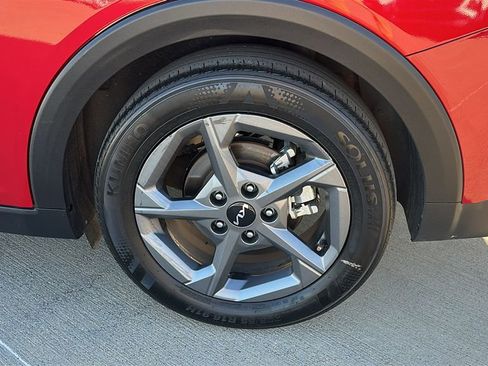 Used 2025 Kia K4 LXS image 17