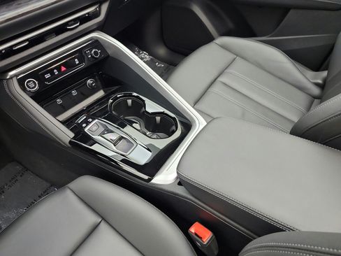Used 2025 Audi Q5 Premium Plus w/ Premium Plus AWD/4WD image 11