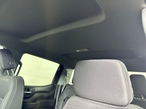 Used 2023 Chevrolet Silverado 1500 Custom image 12