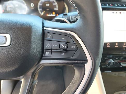 Certified 2022 Jeep Grand Cherokee Limited w/ MOPAR Finishing Package image 29