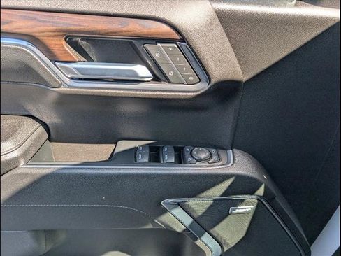 Used 2023 GMC Sierra 1500 SLT w/ SLT Premium Package image 15