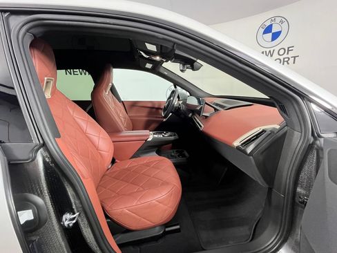 Used 2023 BMW iX xDrive50 w/ Sport Package AWD/4WD image 23