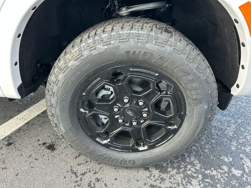 New 2025 Ford Ranger Lariat w/ FX4 Off-Road Package image 19