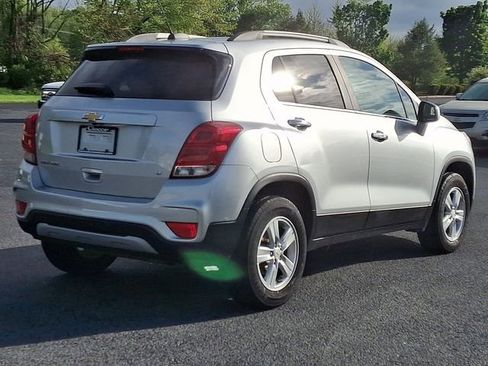 Used 2020 Chevrolet Trax LT w/ LT Convenience Package AWD/4WD image 9