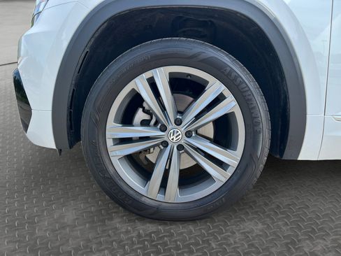 Used 2019 Volkswagen Atlas SEL R-Line AWD/4WD image 17