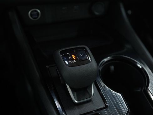 Used 2023 Nissan Rogue S image 23