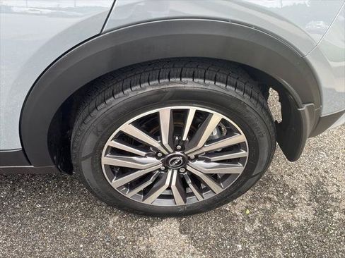 Used 2024 Nissan Kicks SV FWD image 9