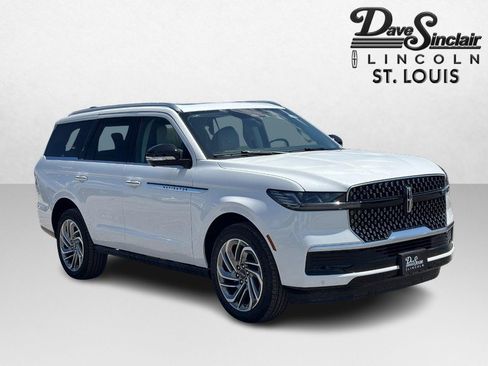 New 2026 Lincoln Navigator Reserve AWD/4WD image 3