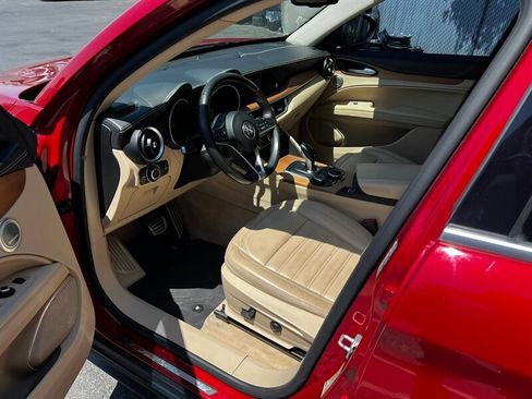 Used 2018 Alfa Romeo Stelvio Ti Lusso AWD/4WD image 16