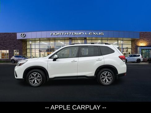 Used 2021 Subaru Forester Premium image 2