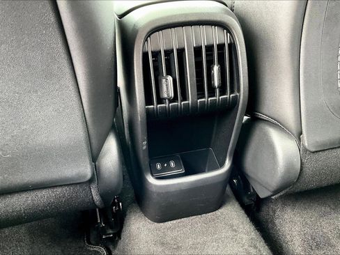 Used 2024 Hyundai Kona Limited FWD image 10