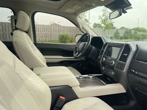 Used 2019 Ford Expedition Platinum AWD/4WD image 30