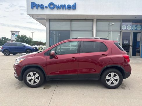 Used 2022 Chevrolet Trax LT w/ Driver Confidence Package AWD/4WD image 8