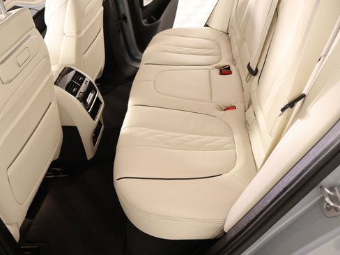 Used 2025 BMW X5 M60i AWD/4WD image 13