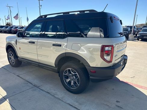 Used 2024 Ford Bronco Sport Badlands image 11