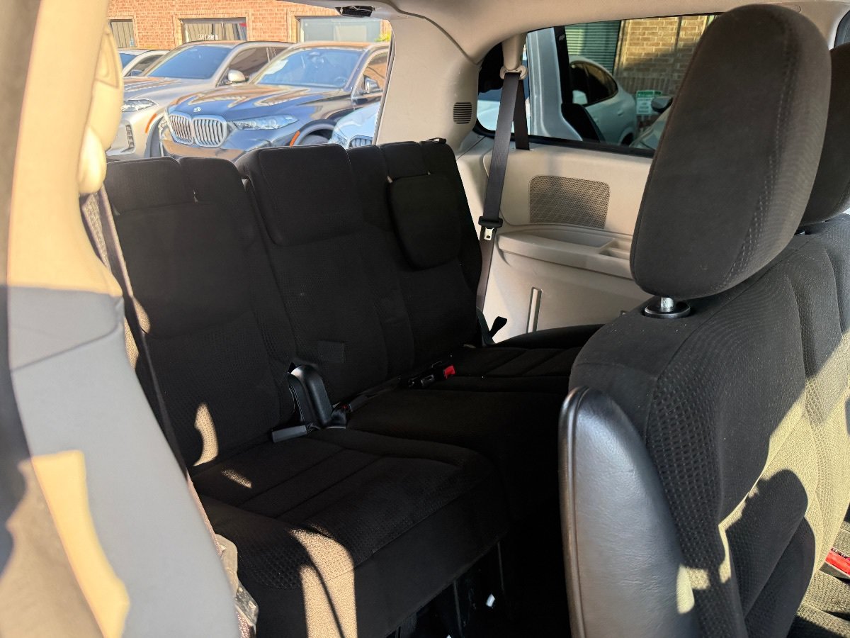 Used 2017 Dodge Grand Caravan SE w/ Power Window Group FWD image 17