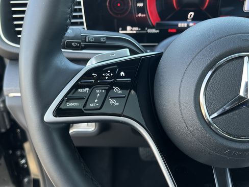 Used 2025 Mercedes-Benz GLE 350 4MATIC image 17