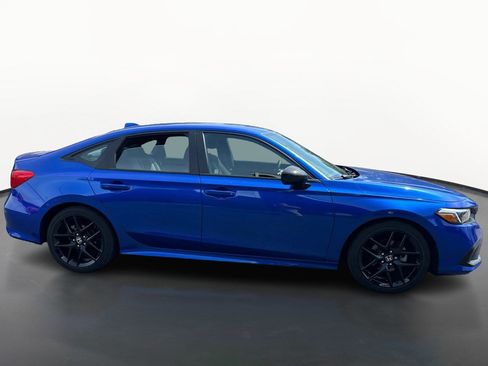 Used 2023 Honda Civic Sport image 2