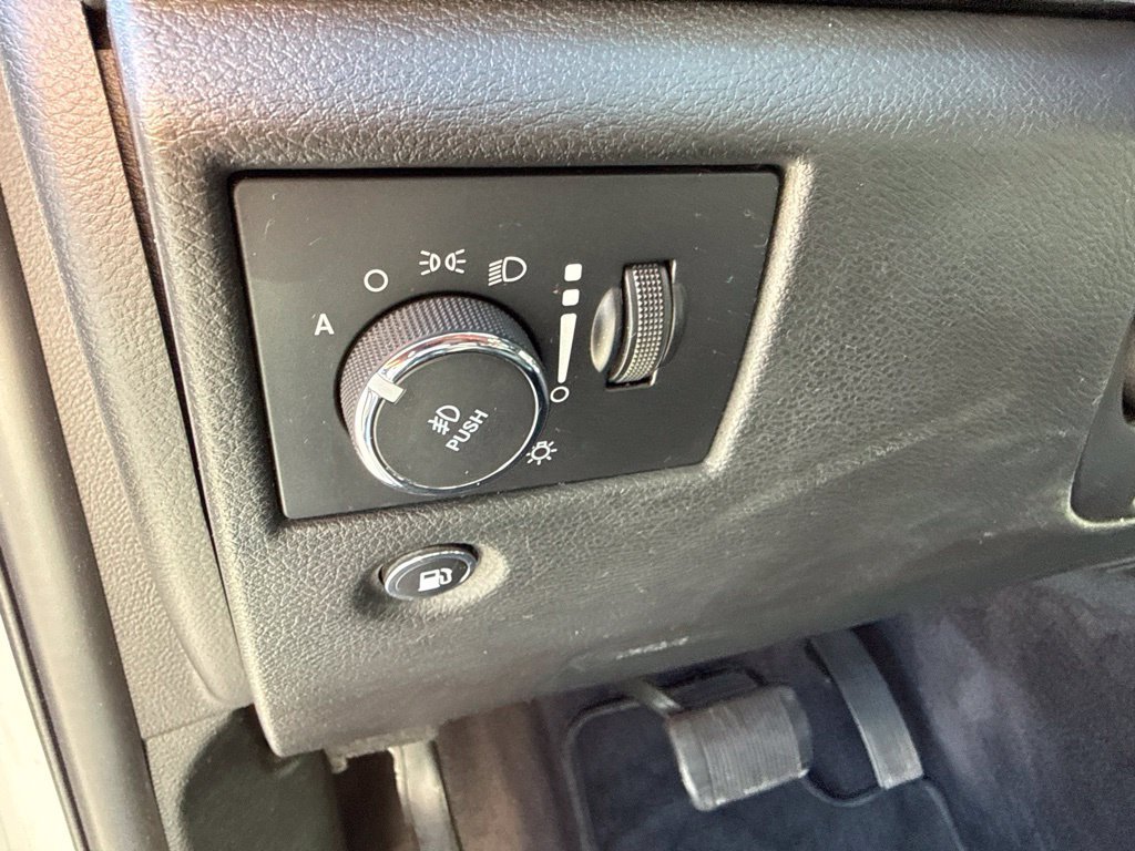 Used 2018 Jeep Grand Cherokee Limited AWD/4WD image 18