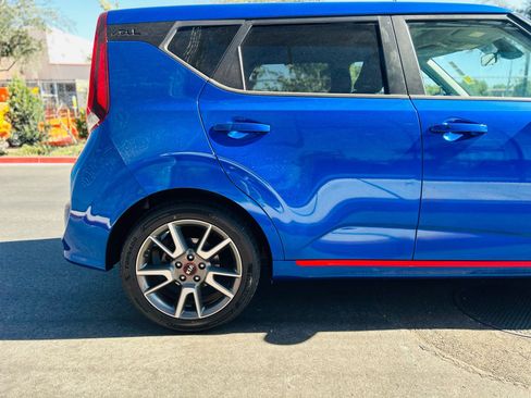 Used 2020 Kia Soul GT-Line w/ GT 2.0L Power Sunroof Package FWD image 11