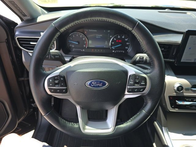 Certified 2023 Ford Explorer XLT w/ Equipment Group 202A AWD/4WD image 23