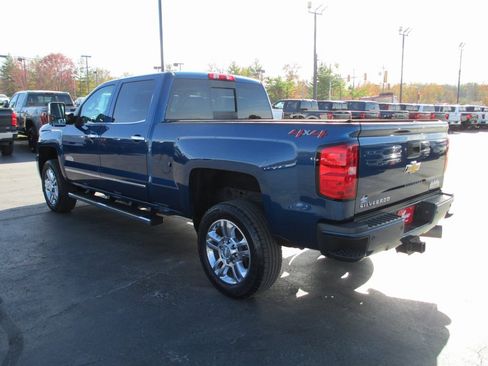 Used 2019 Chevrolet Silverado 2500 High Country w/ Duramax Plus Package image 9