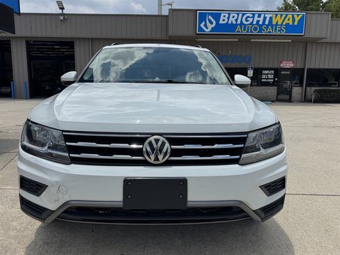 Used 2018 Volkswagen Tiguan SE w/ Panoramic Sunroof Package AWD/4WD image 4
