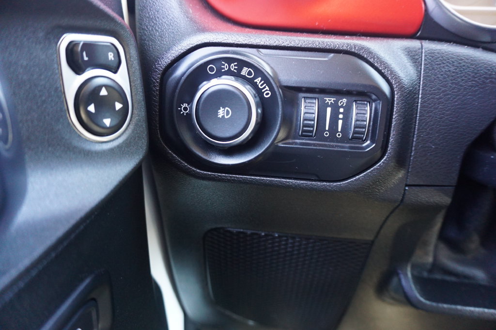 Used 2019 Jeep Wrangler Unlimited Rubicon AWD/4WD image 5