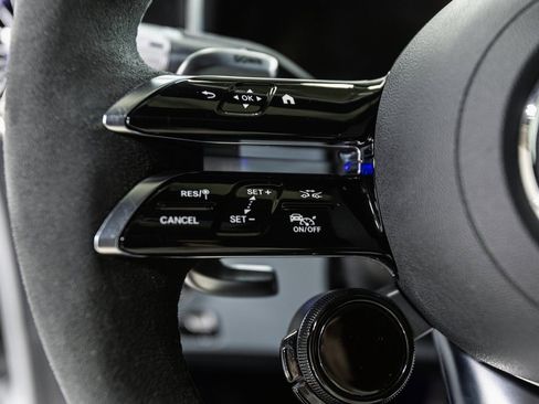 Used 2022 Mercedes-Benz SL 63 AMG 4MATIC image 11