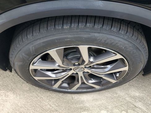 Certified 2023 Acura MDX FWD w/ Technology Package image 4