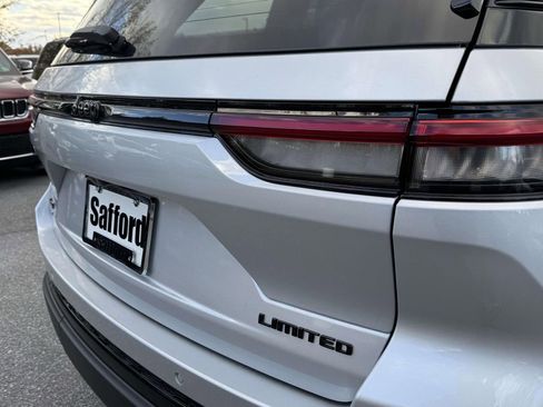 New 2025 Jeep Grand Cherokee Limited w/ Luxury Tech Group II AWD/4WD image 12