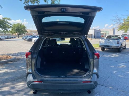 Used 2022 Toyota RAV4 LE AWD/4WD image 9