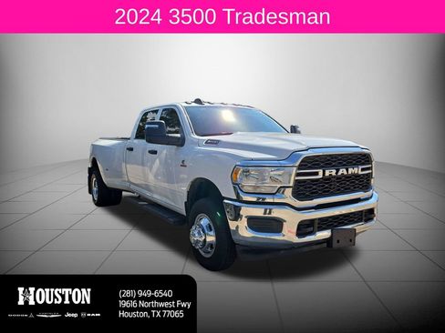 Used 2024 RAM 3500 Tradesman w/ Chrome Appearance Group AWD/4WD image 2
