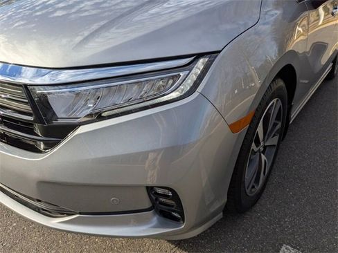 Certified 2024 Honda Odyssey Touring image 4