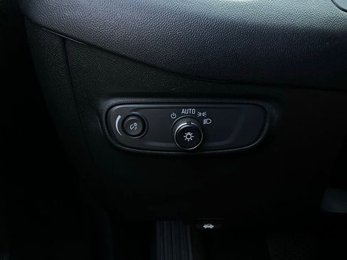 Used 2020 Chevrolet Equinox LT image 21