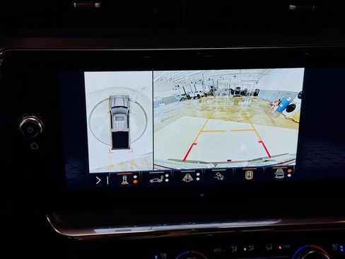 Used 2024 GMC Sierra 1500 Denali w/ Technology Package AWD/4WD image 17