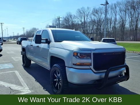 Used 2017 Chevrolet Silverado 1500 Custom image 4