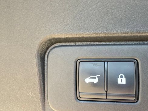 Certified 2025 Nissan Rogue SV AWD/4WD image 36