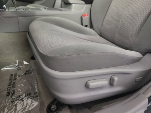 Used 2011 Toyota Camry LE FWD image 13