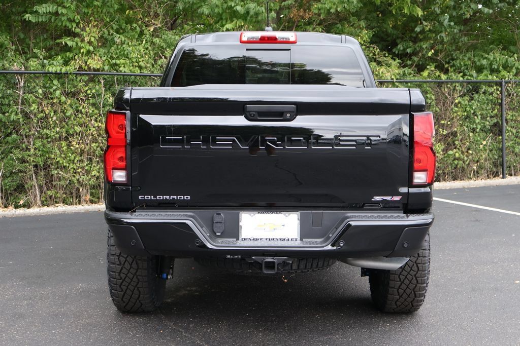 Used 2026 Chevrolet Colorado ZR2 w/ Technology Package AWD/4WD image 8