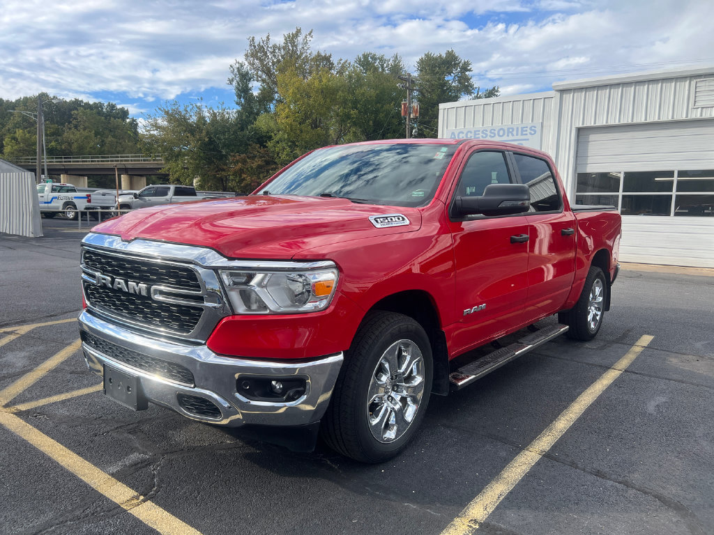 Used 2023 RAM 1500 Big Horn AWD/4WD image 3