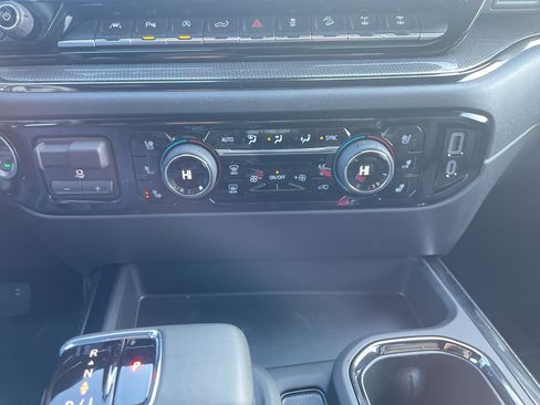 Used 2025 Chevrolet Silverado 1500 ZR2 w/ Technology Package image 36