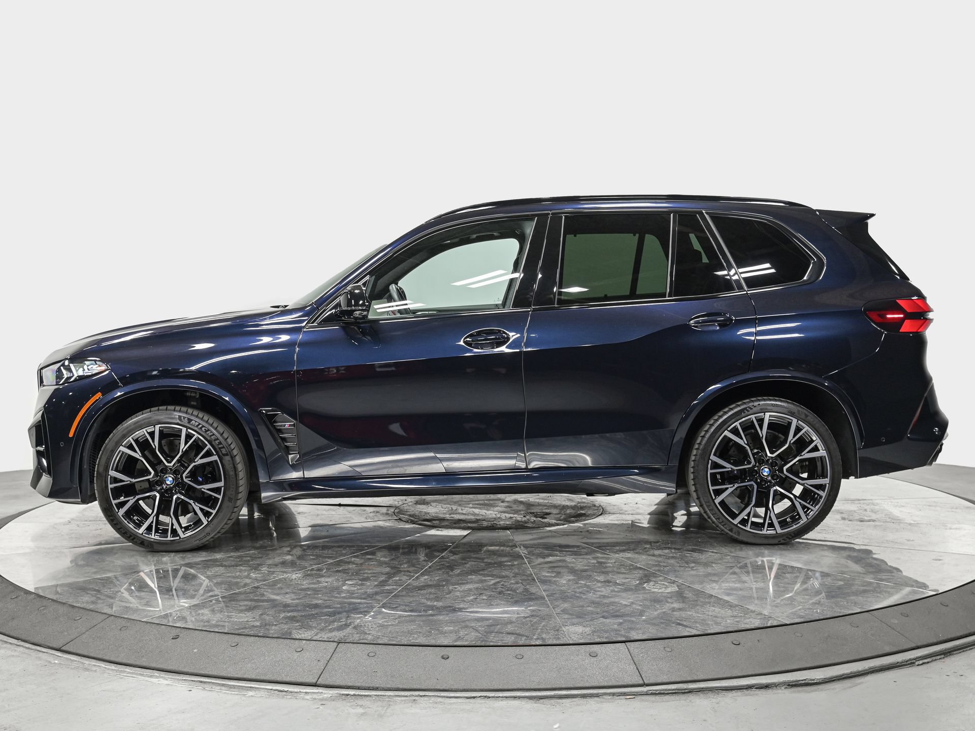 Used 2024 BMW X5 M Competition w/ Executive Package AWD/4WD image 2