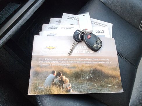 Used 2013 Chevrolet Avalanche LT image 40