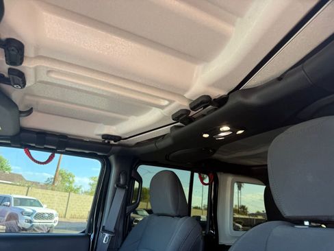 Used 2023 Jeep Wrangler Unlimited Sport AWD/4WD image 15