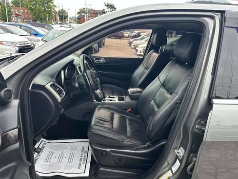 Used 2012 Jeep Grand Cherokee Laredo RWD image 9