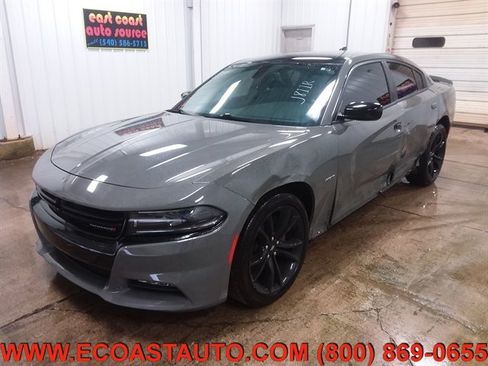 Used 2018 Dodge Charger R/T w/ Blacktop Package RWD image 1