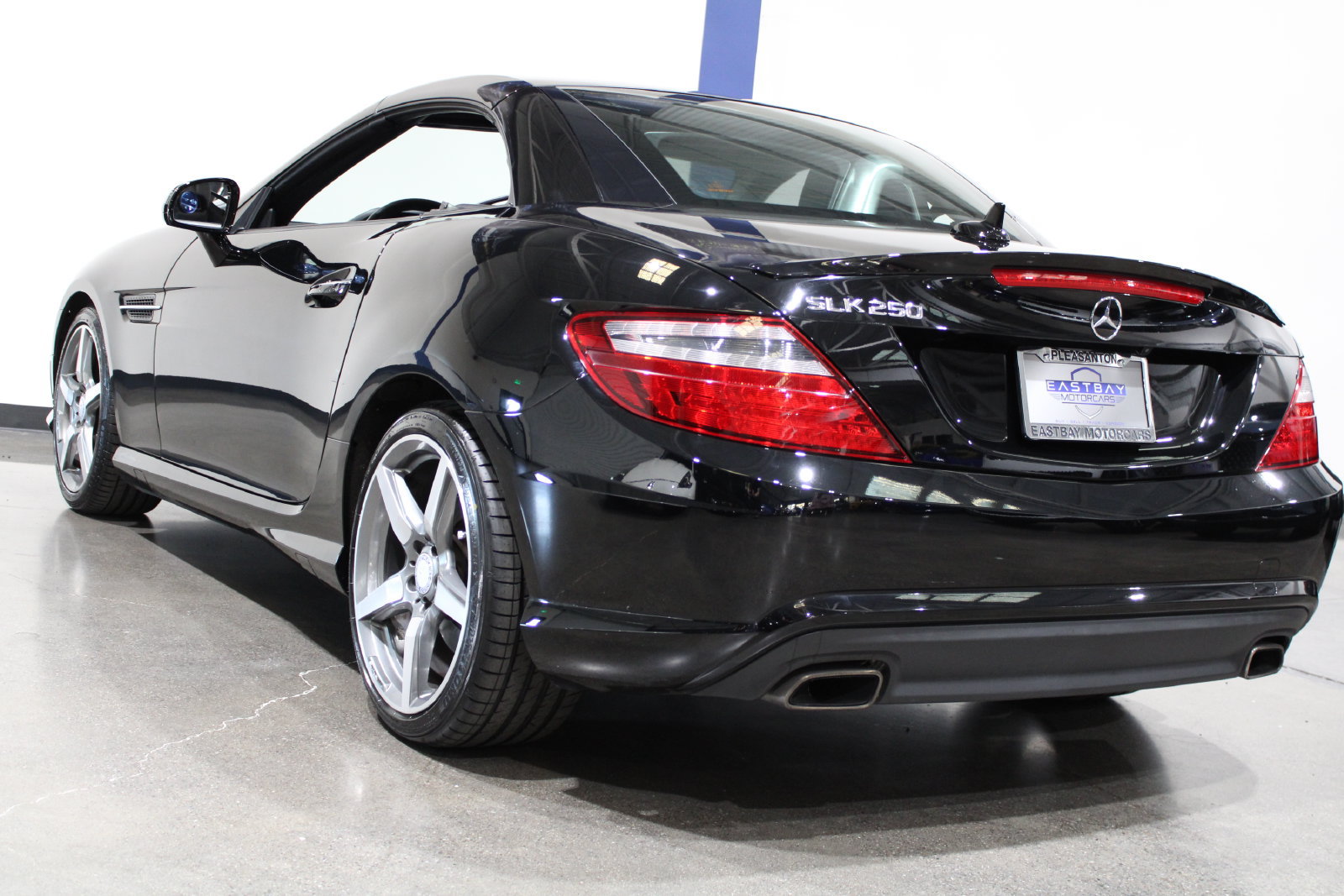 Used 2015 Mercedes-Benz SLK 250 image 13