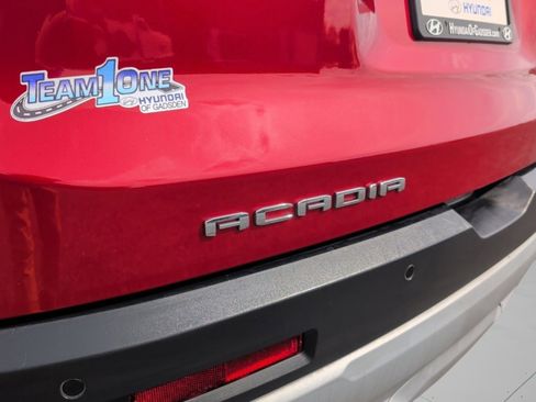 Used 2023 GMC Acadia SLE image 45